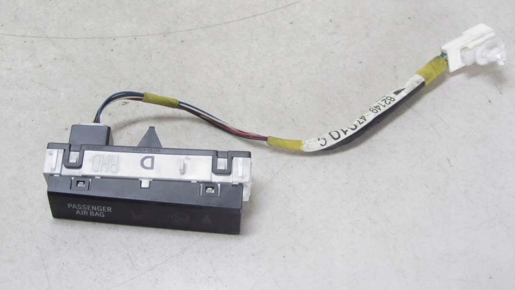 фото №1, Toyota prius iii дисплей 83150-47040 09-