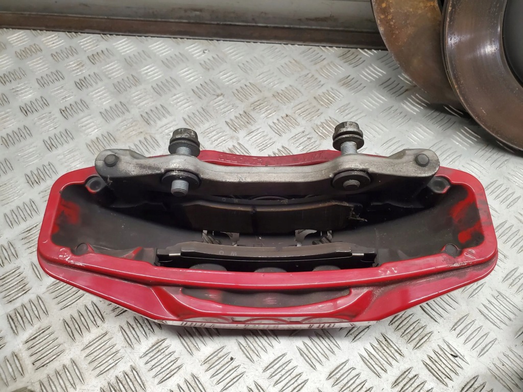 фото №10, Audi q8 2021 комплект набор диск i суппортов тормозных