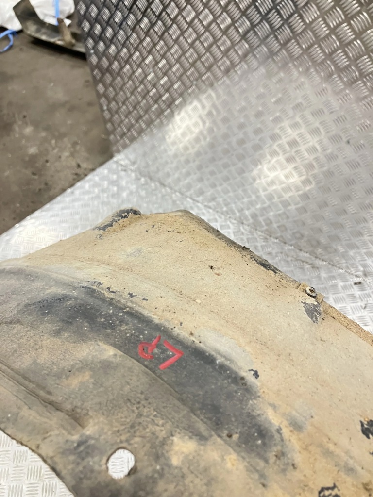 фото №2, Подкрылок левая левый перед nissan patrol y60 89- long