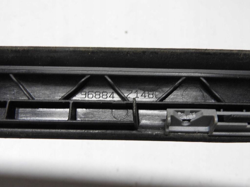 фото №8, Citroen ds4 11-15 молдинг стекло лобовое правая 9688471480