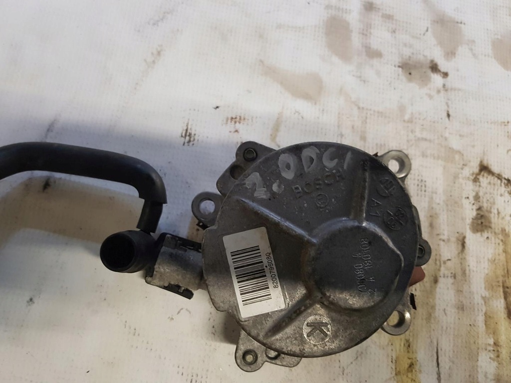 фото №1, Насос вакуум вакуум 2.0dci koleos i 8200796080