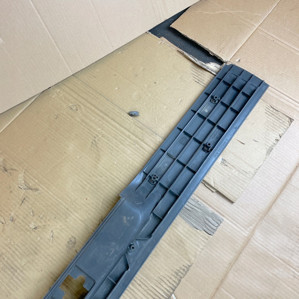 фото №11, Молдинг накладка порог подножка багажника обивка mercedes w639 viano