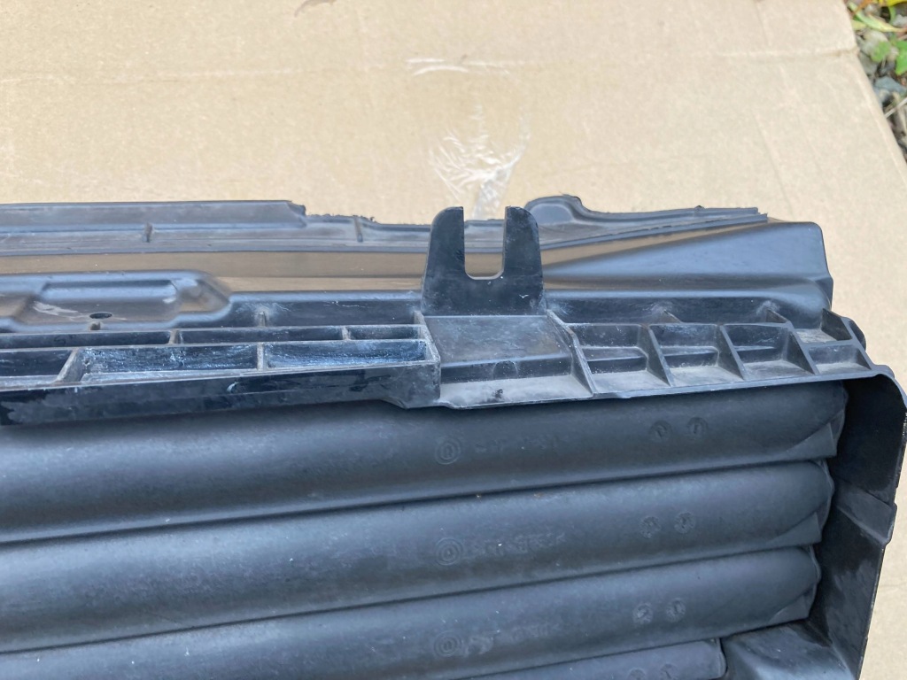 Bmw g26 шторка впуск воздуха жалюзи бампера нижняя orygi. Оригинал