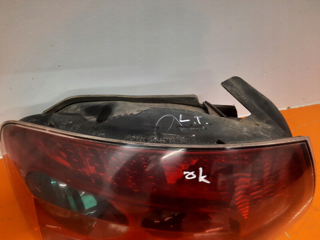 фото №3, Peugeot 407 1.6 hdif 04-10 лампа задня ліва зовнішня 9656606380