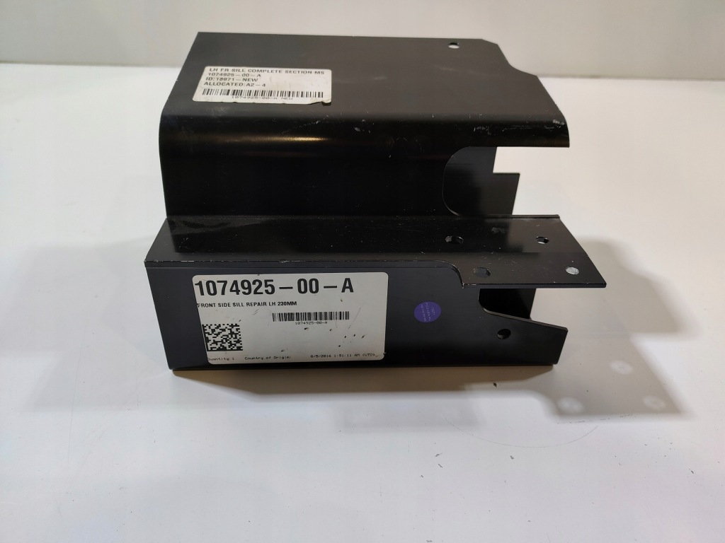 Купити Tesla model s 2012- передній поріг 1074925-00-a