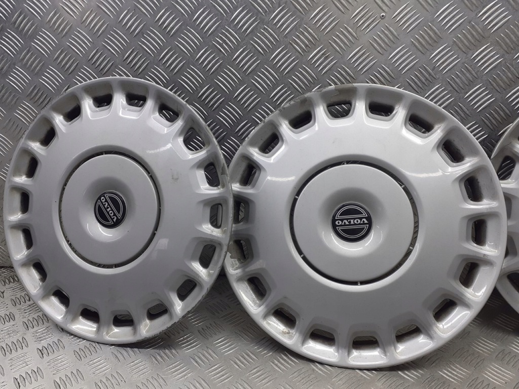Колпаки оригинальные комплект r 15 volvo v50 2.0 d 30714075 с Разборки