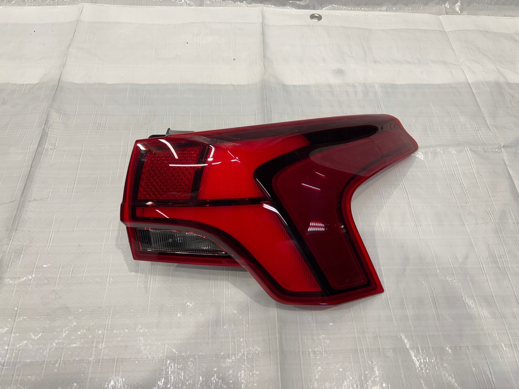 фото №1, Hyundai santa fe лампа задня права новий model