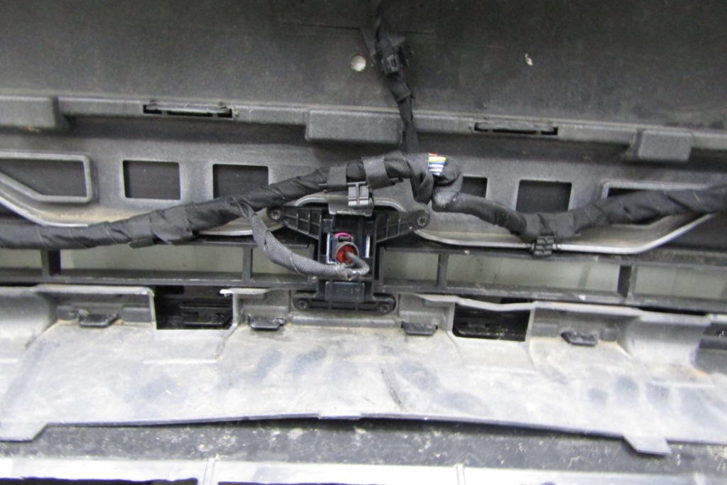 Бампер передок  vw touareg 3 3 760 r-line 18- в Украине