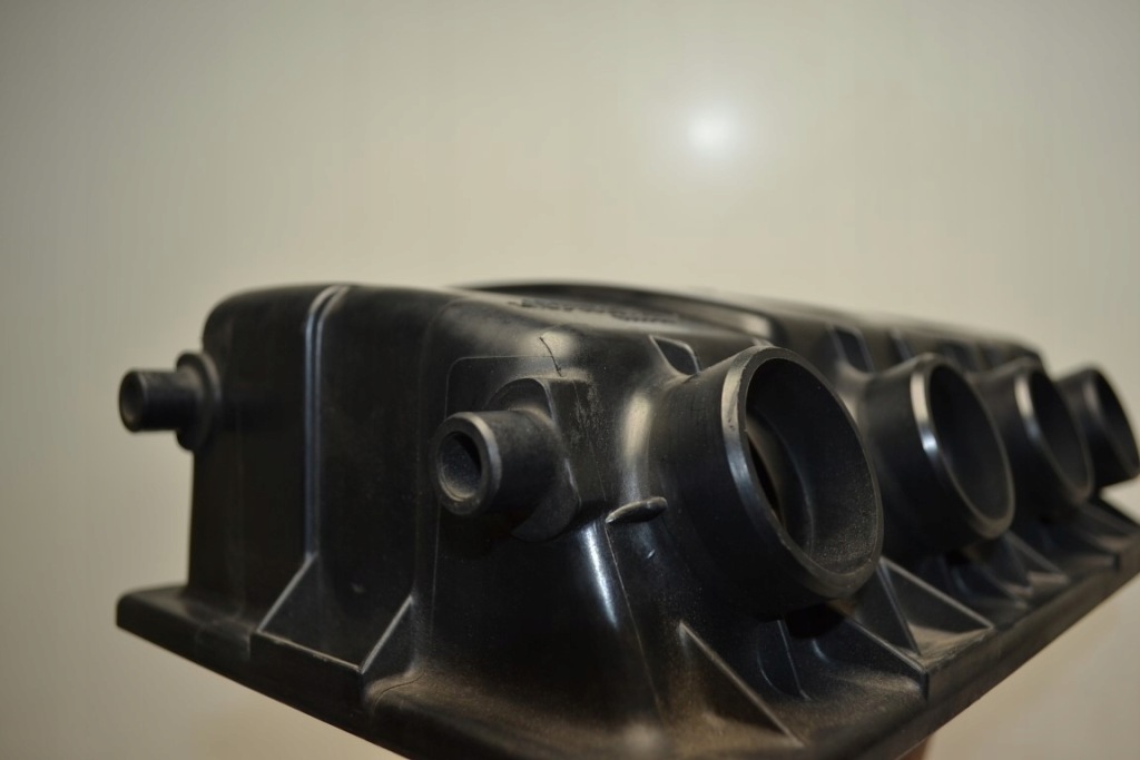 Mercedes w201 190d корпус фільтра повітря нижня в Україні