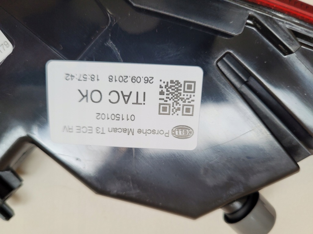 фото №7, Porsche macan 95b лампа задняя w бампер противотуманная правая 95b945726j