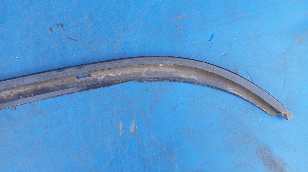 фото №12, Bmw 3 e36 cabrio 8159306 молдинг лампи правий перед