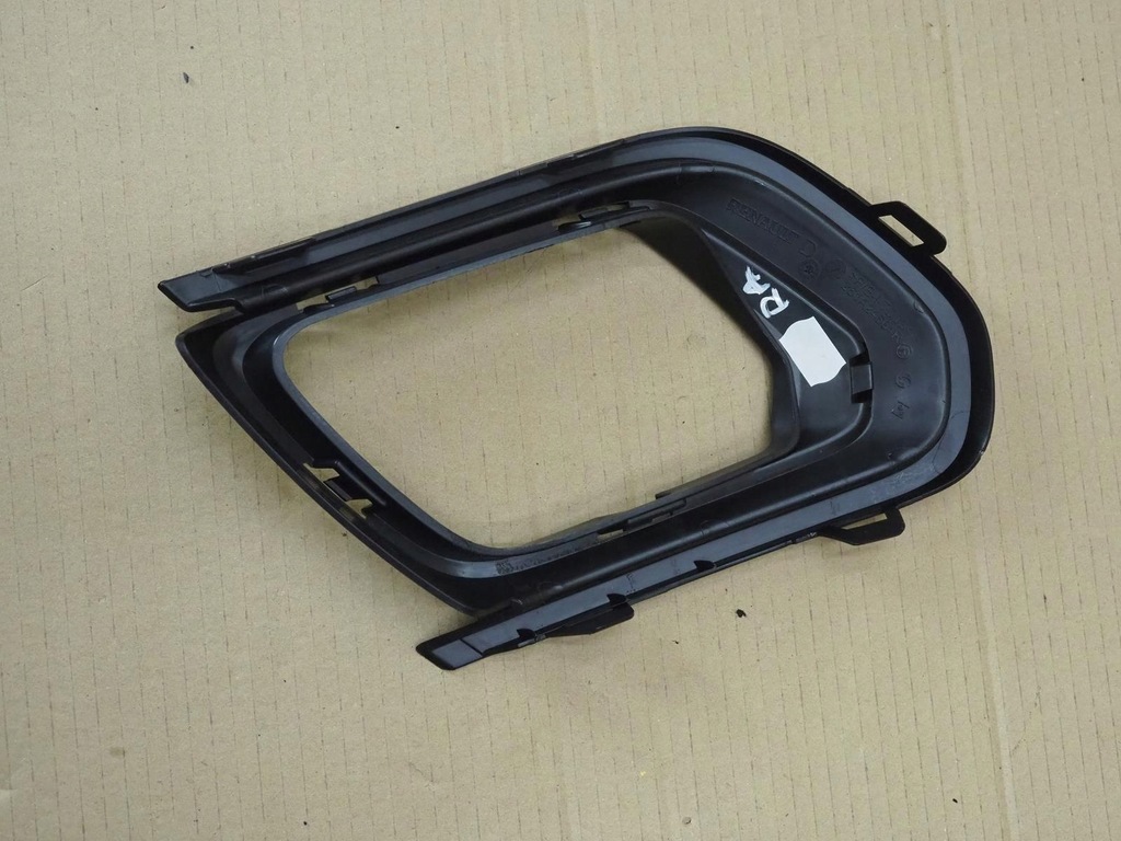 фото №14, Решітка протитуманної фари перед права dacia sandero ii lift 261a24864r