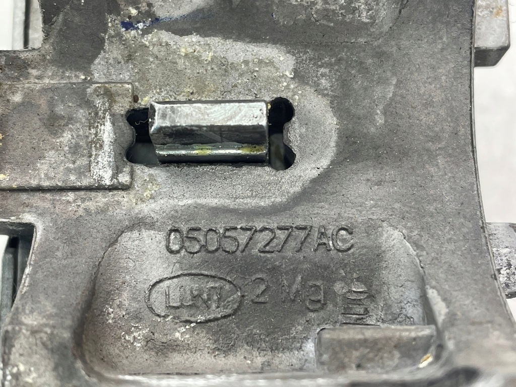 фото №6, Chrysler voyager 2008 блокировка колонки руля