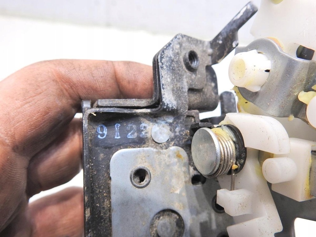 фото №11, Замок кришки задня mazda 5 i lift