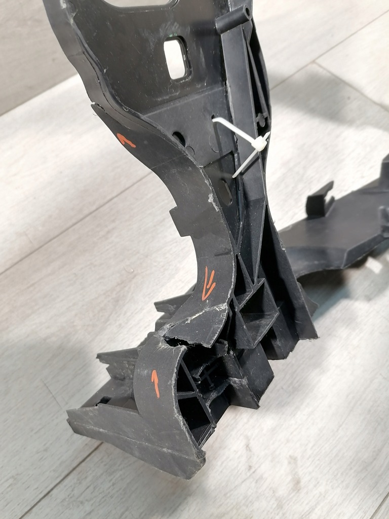 фото №9, Macan lift панель фари правий 95b805594