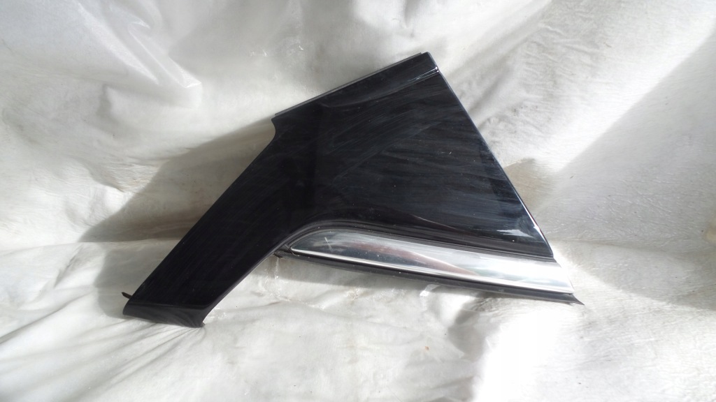 фото №1, Заглушка треугольник крыла opel adam правый 13959012