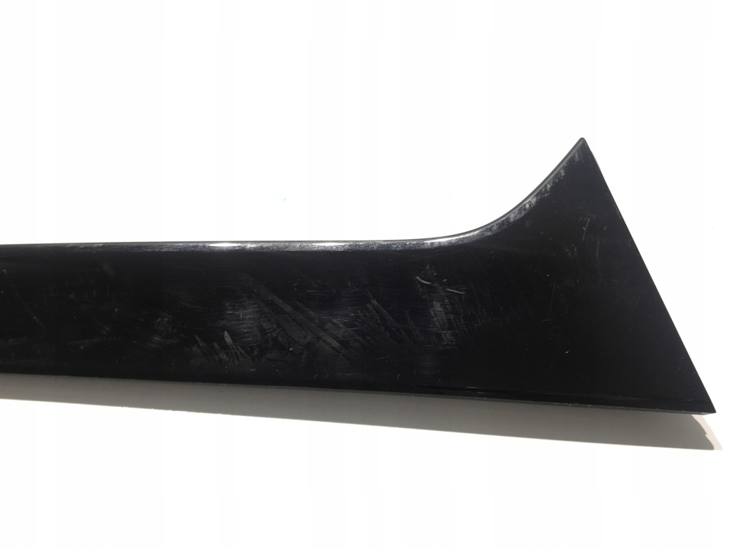 Молдинг крышки багажника audi q5 правая 80a854872 в Украине