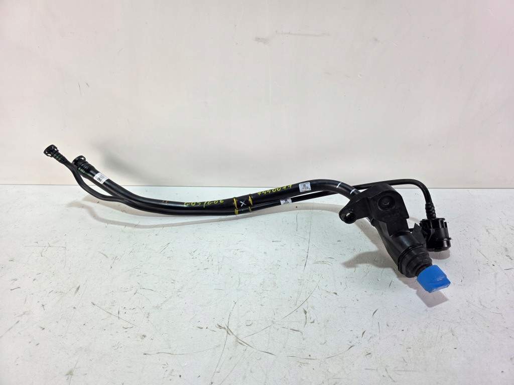 фото №1, Заливна горловина труба adblue bmw x5 g05 x6 g06 lci 7440011