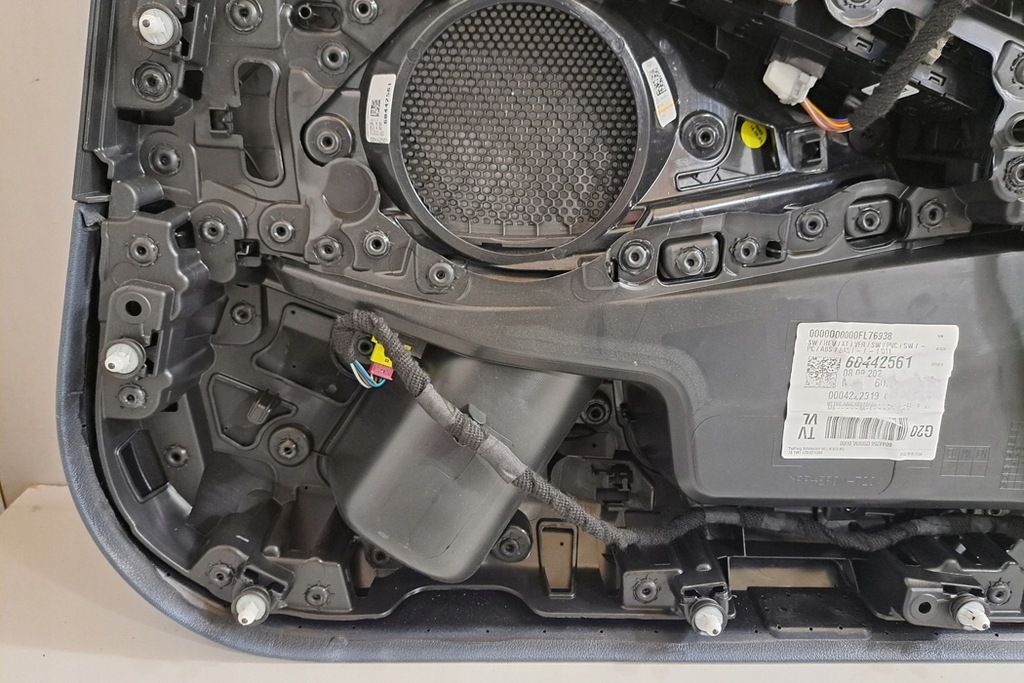 фото №8, Обшивка передніх лівих двері bmw 3 g20, g28 9460713 2.0l hybrid 215kw