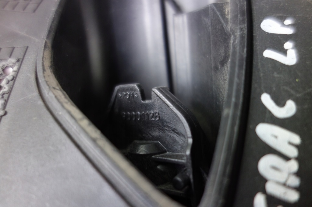 фото №3, Лівий омивач + тримач opel zafira c oryg.