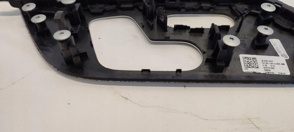 Mercedes w247 молдинг декоративна двері праві перед a2477204002 ktl в Україні