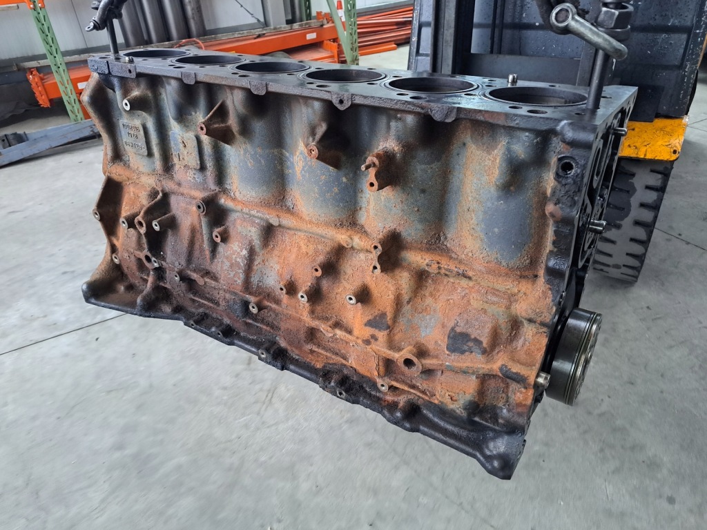 Блок двигуна стійку  wał renault premium dxi 11 440 Доставка