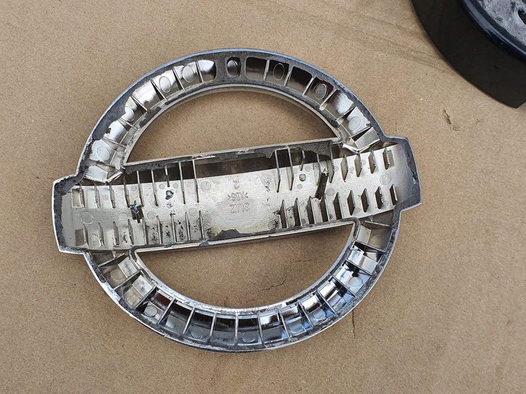 фото №6, Эмблема значок решётка радиатора решётка nissan tiida