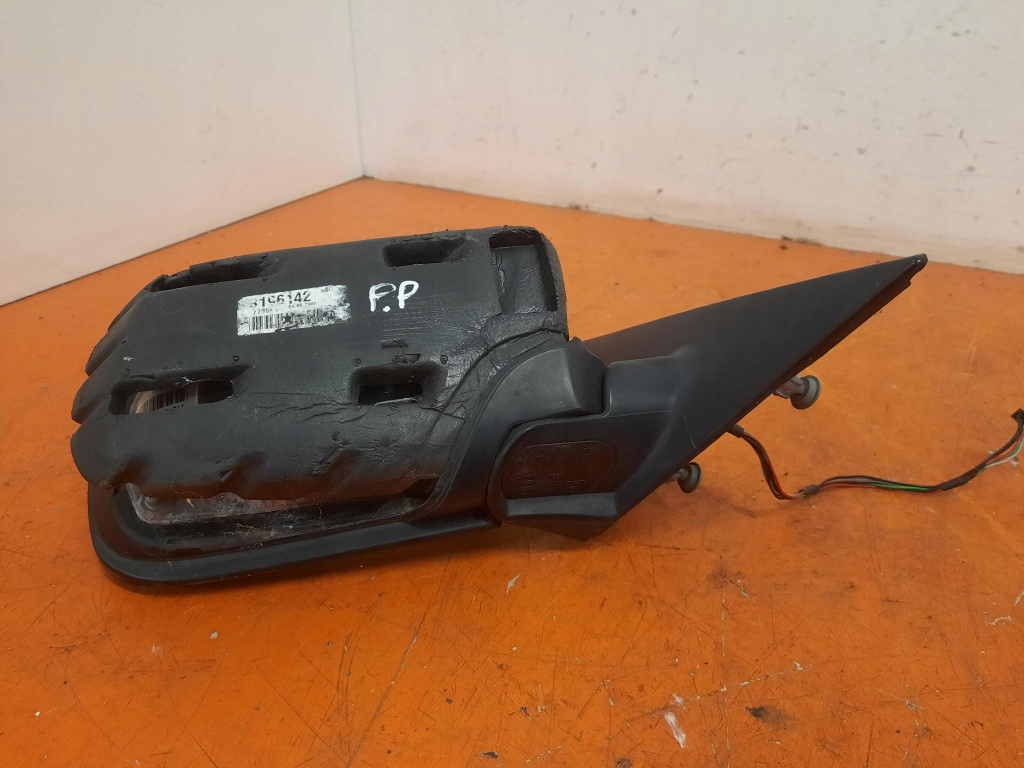 Bmw 318 e46 01-06 седан рестайлинг  зеркало правое  перед передние 8196142 в Украине