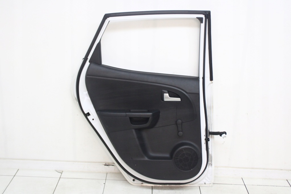 Kia venga 2009r- дверь левая задние левый задний  7f - код лакокрасочного покрытия с Разборки