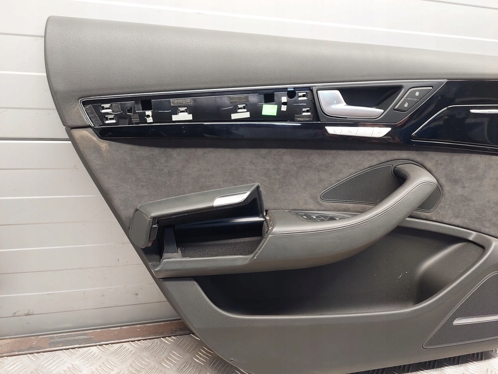 фото №6, Audi a8 s8 d4 4h 4h4867317 задняя сторона левая обшивка
