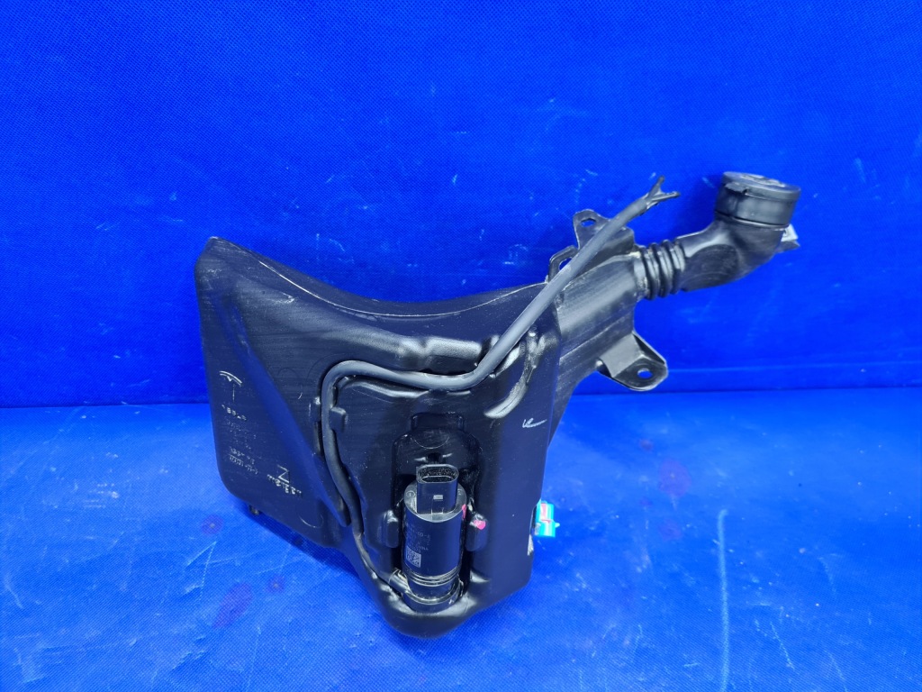 Купить Tesla model 3 20-23 бачок омывателя помпа 1096062-00-g оригинал