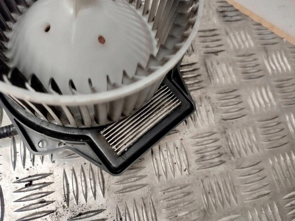 фото №6, Subaru forester sf 2001 вентилятор обдув / воздуходувка