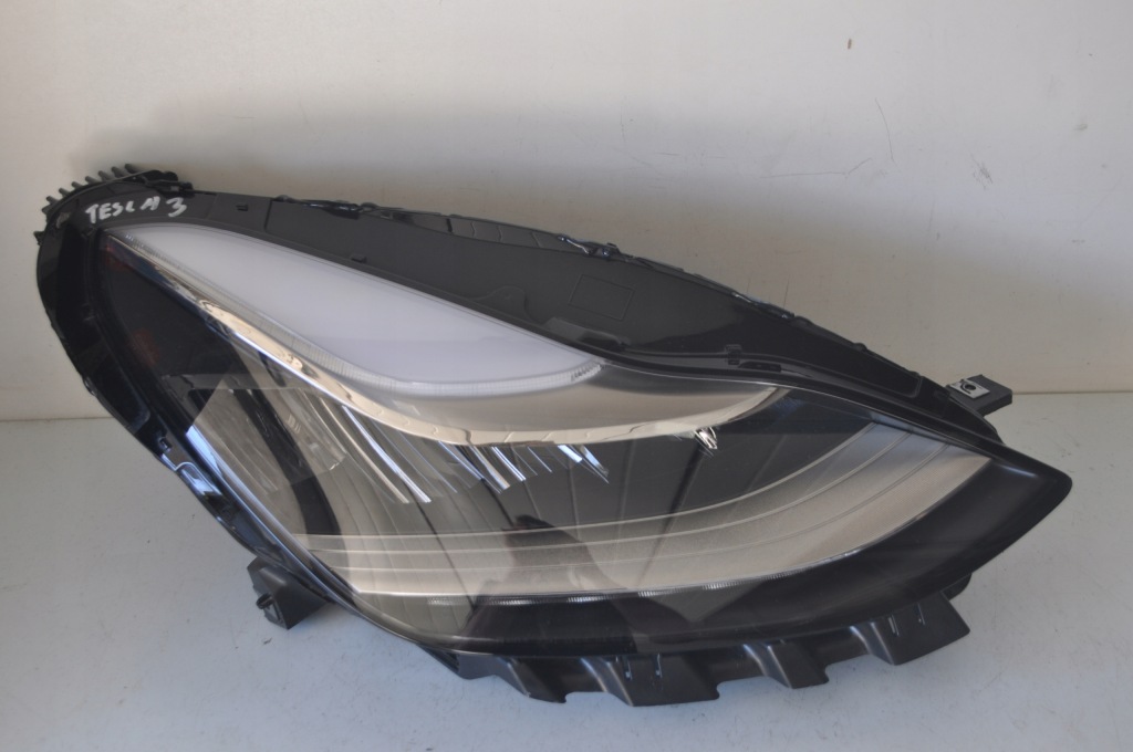 Tesla model 3 3 17-20 фара full led правий перед Ціна