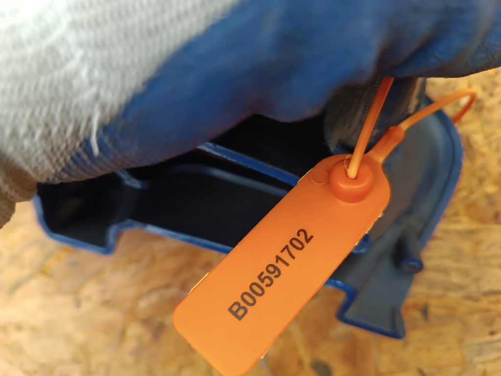 фото №9, Решётка радиатора решётка радиатора бампера перед 86560-25220 hyundai accent ii 99-02