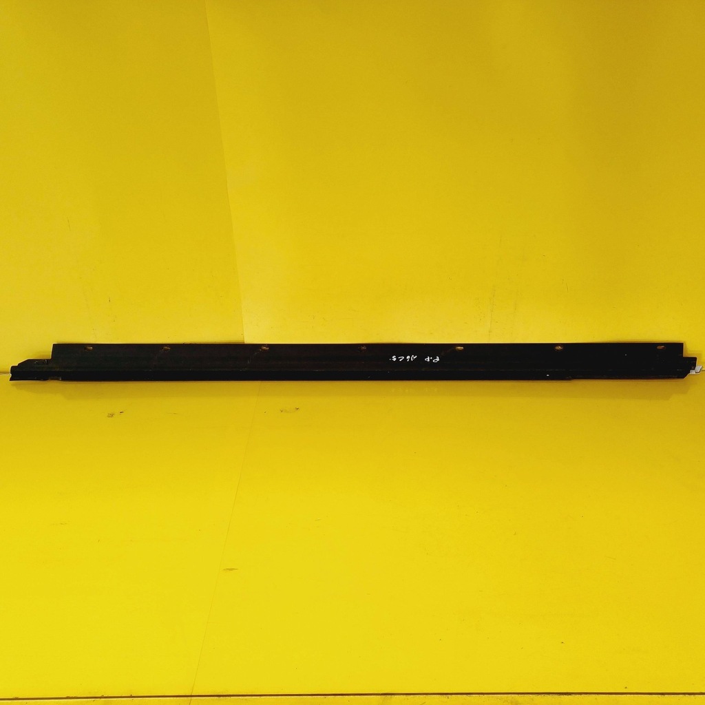 фото №7, Молдинг уплотнитель правый перед audi a6 s6 c5 4b0853284 nr32