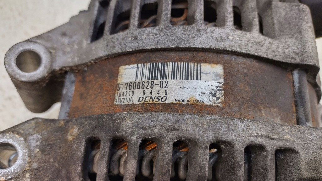 Bmw 5 m5 f10 4.4 v8 генератор denso 210a 7606628-02 Зі Шроту
