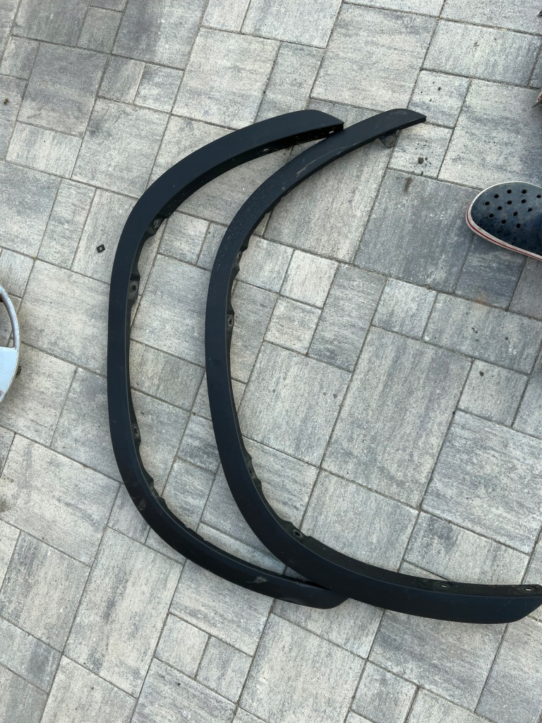 фото №1, Toyota highlander 20- молдинг крила права перед