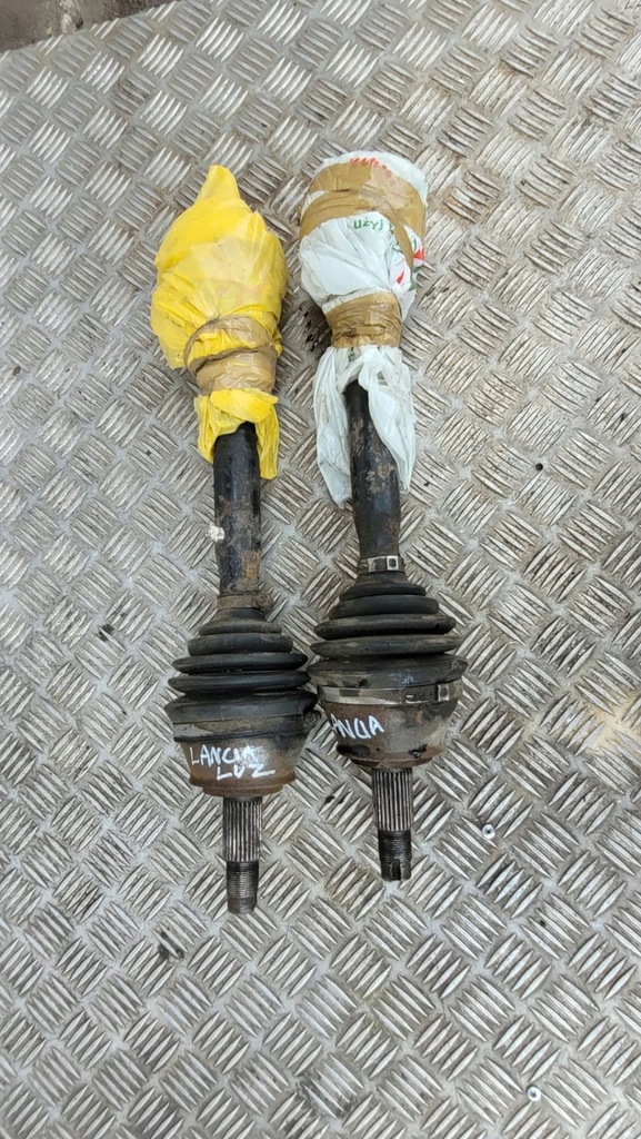 фото №2, Lancia thesis 2.4 jtd привідний вал ліва lub права