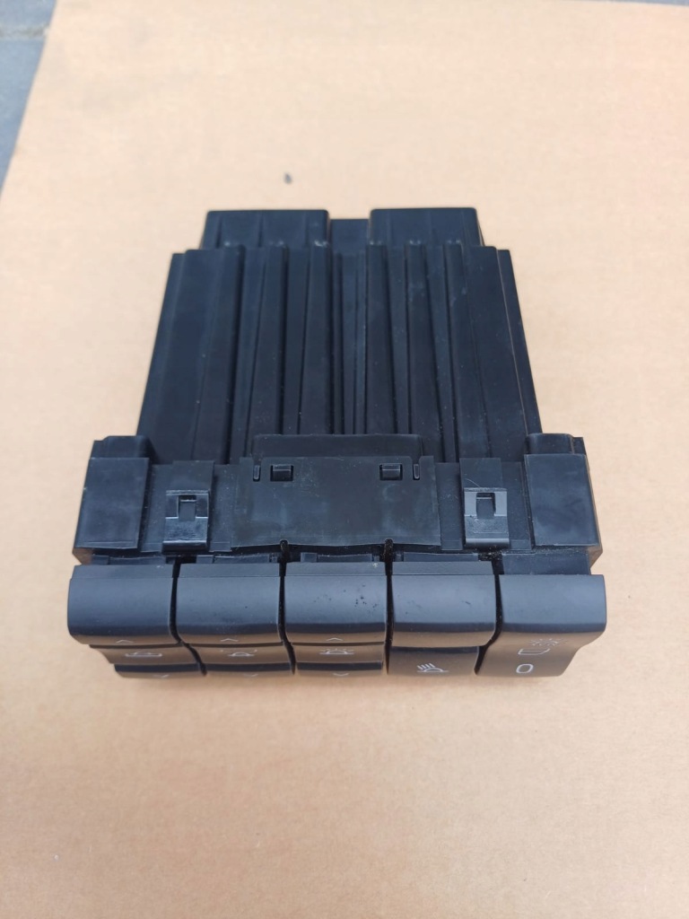 фото №4, Панель блок керування освітлення внутрішніх ламп кабіни scania r ntg 2020r