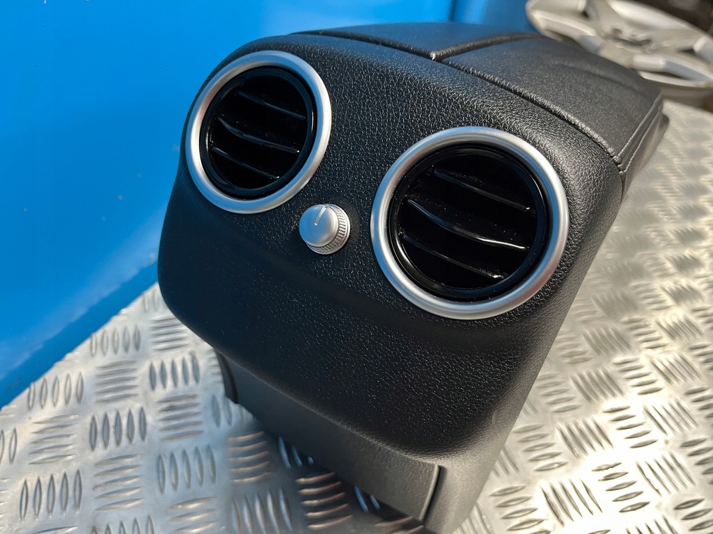 фото №8, Mercedes w205 туннель средний подлокотник