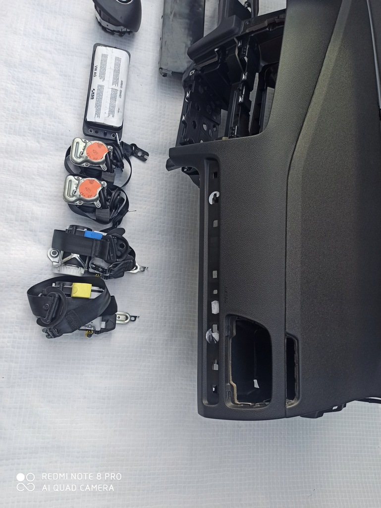 фото №8, Консоль панель приладів панель приладів vwgolf vii подушка безпеки ремені коліно