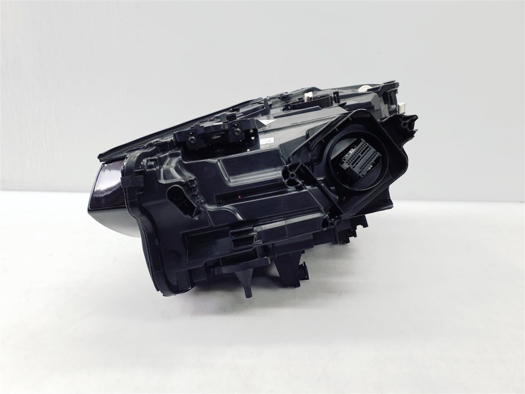 Bmw x3 g01 x4 g02 рестайлинг  lci 20r+ правый  фара перед led европа  ! Киев