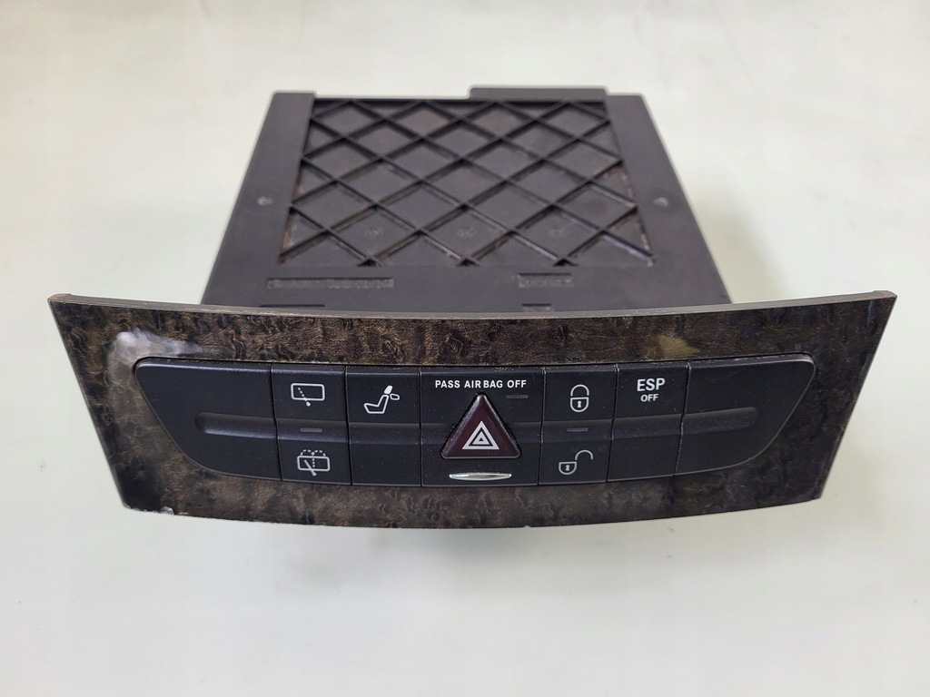 фото №14, Mercedes w211 kombi выключатель аварийных панель