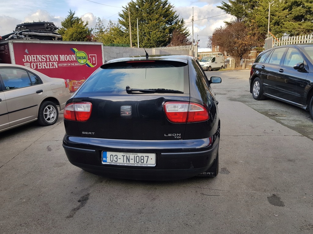 Бампер задняя seat leon 99-05 выбор цветов Недорого