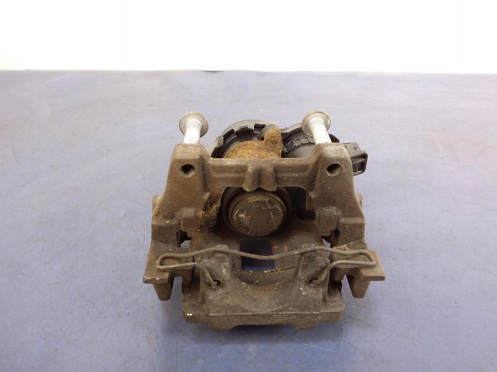 фото №4, Volvo xc60 ii супорт скоба задня правий електричний