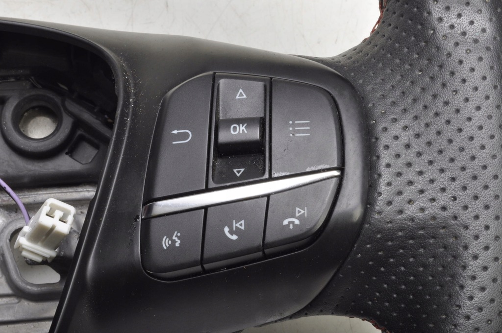 фото №8, Ford focus mk4 повітропровід шкіряний багатофункціональний