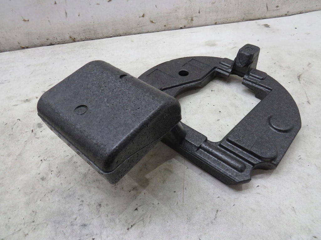 фото №1, Вкладыш багажника ключ audi a7 4g