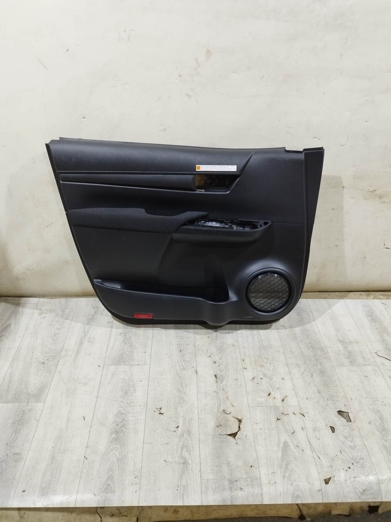 фото №1, Toyota hilux viii 2021 обшивка двері лівий перед