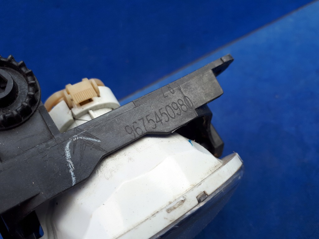 фото №8, Peugeot 208 противотуманная фара корзина 9675450980