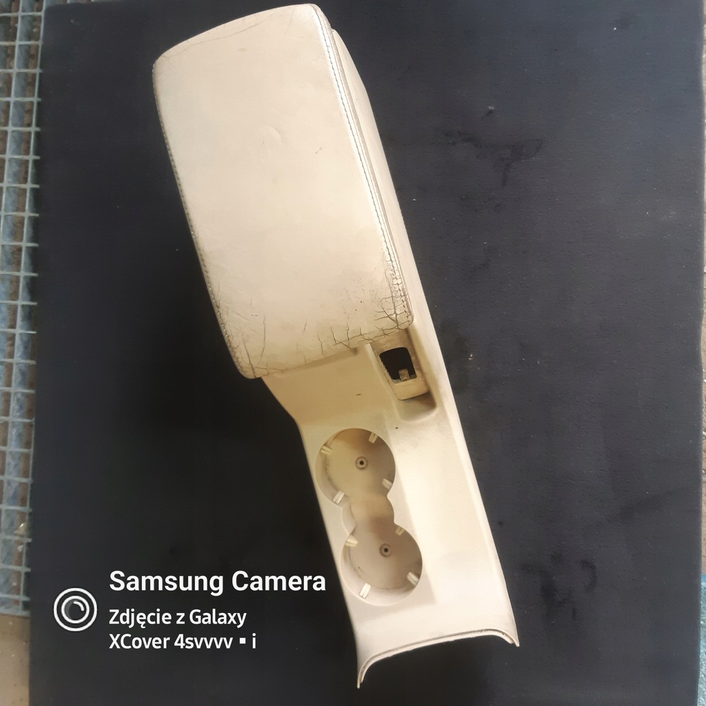 фото №1, Підлокітник passat b5 fl